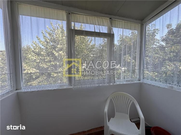 Apartament cu 3 camere decomandat în Republicii