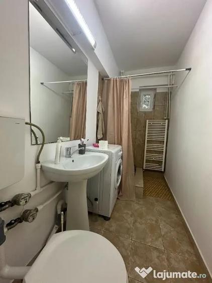 Garsonieră decomandată în Central
