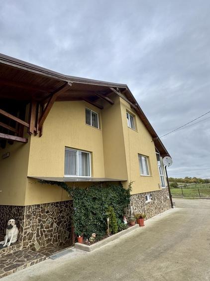 Casă cu 4 camere în Aghireș