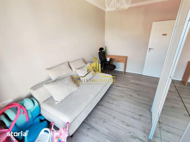 Apartament cu 3 camere semidecomandat, mobilat în Florești