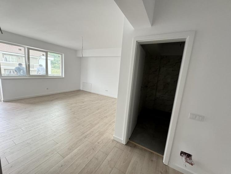 Apartament cu 3 camere semidecomandat în Florești — fotografia 1
