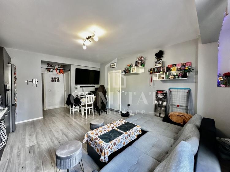 Apartament cu 3 camere semidecomandat, mobilat în Florești