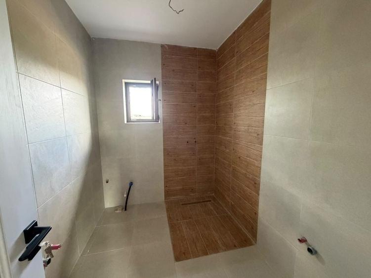Casă cu 4 camere în Făcăi