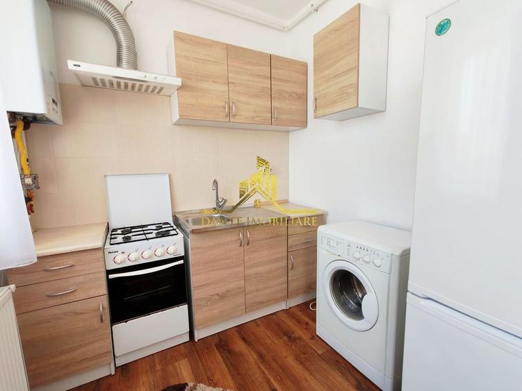 Apartament cu 2 camere semidecomandat, mobilat în Bună Ziua