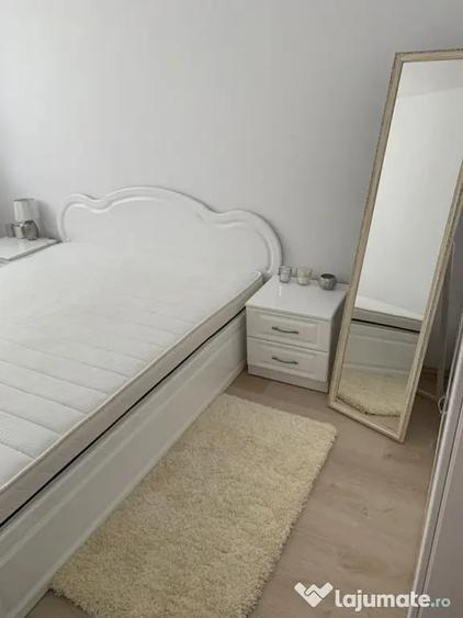 Apartament cu 3 camere decomandat în Aeroport