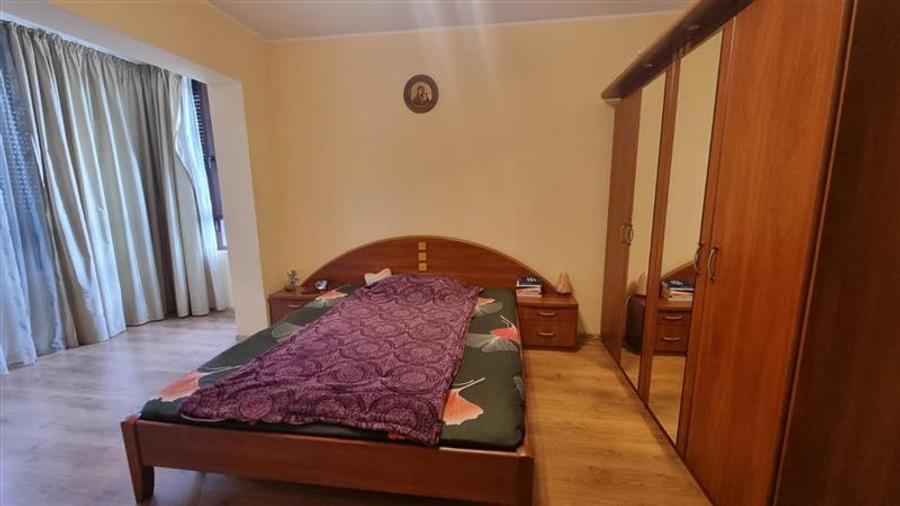Apartament cu 4 camere decomandat, mobilat în I. C. Frimu
