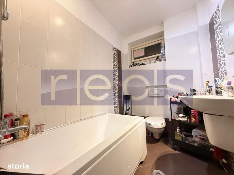 Apartament cu 4 camere în Romană