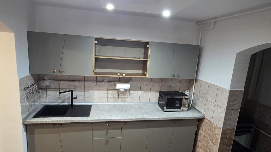 Apartament cu 2 camere decomandat în Tei