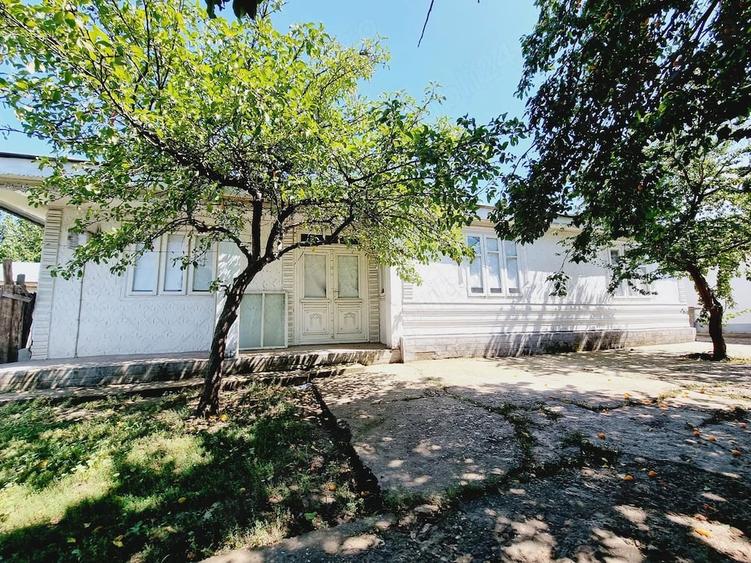 Casă cu 3 camere cu Teren 2068 Mp în Fundeni
