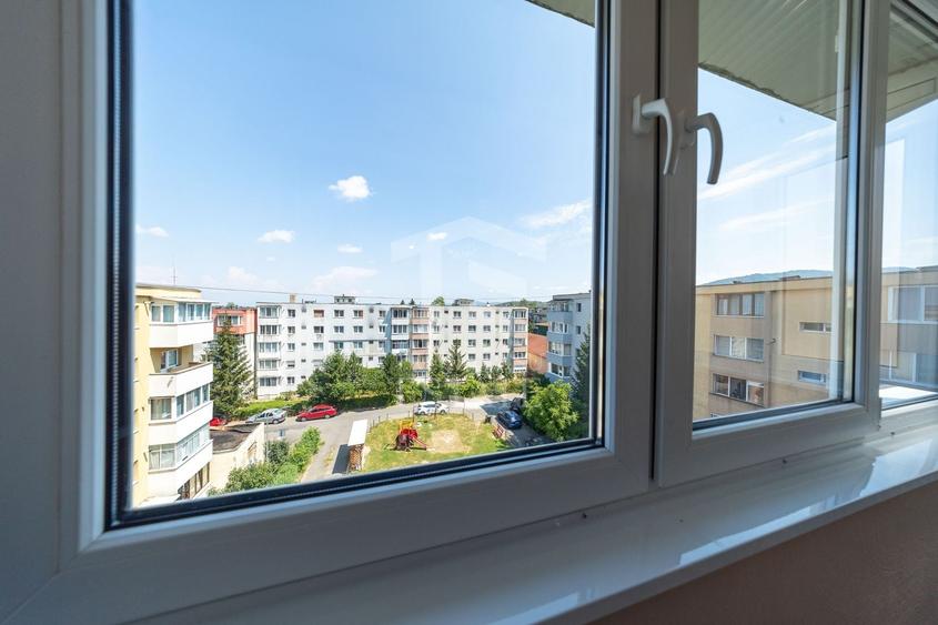 Apartament cu 3 camere decomandat, mobilat în Electroprecizia