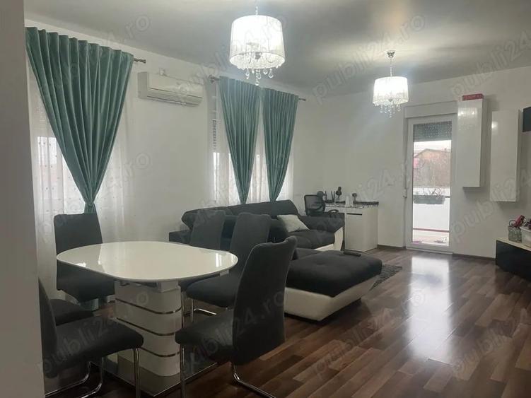 Apartament cu 3 camere decomandat în Lipovei