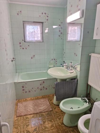 Apartament 4 camere, decomandat, et.1 4, Spl.Campionilor - Lugoj, locatie centrala, linistita - 3