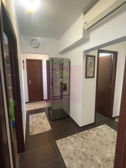 Apartament cu 3 camere decomandat în Alexandru Obregia