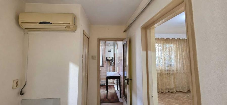 Apartament cu 3 camere semidecomandat în Smârdan