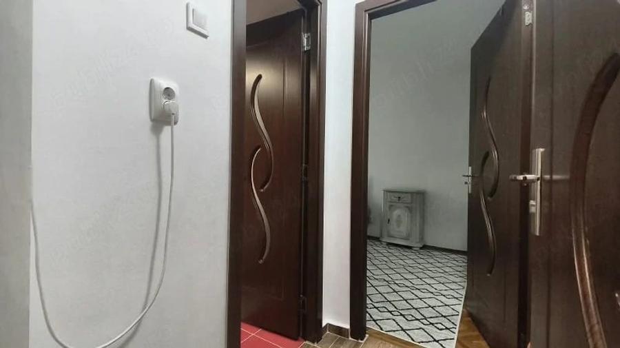 Apartament cu 2 camere semidecomandat în Piața Centrală