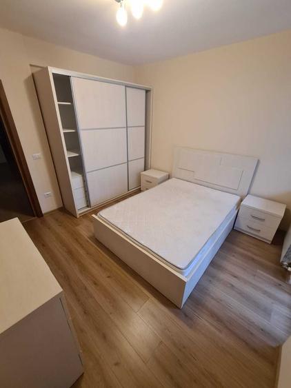 Apartament cu 3 camere decomandat în Precista