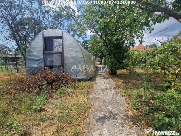 Casă cu 2 camere cu Teren 2554 Mp în Sănătești
