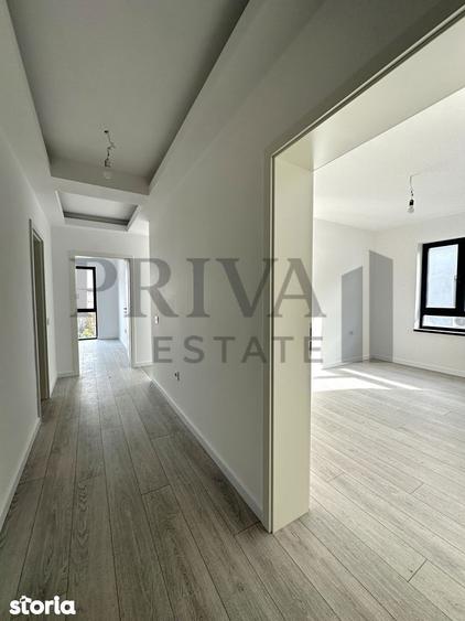 Apartament cu 3 camere decomandat în Girocului