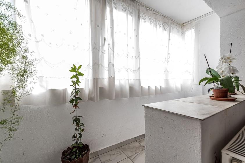 Apartament cu 3 camere decomandat în Confecții