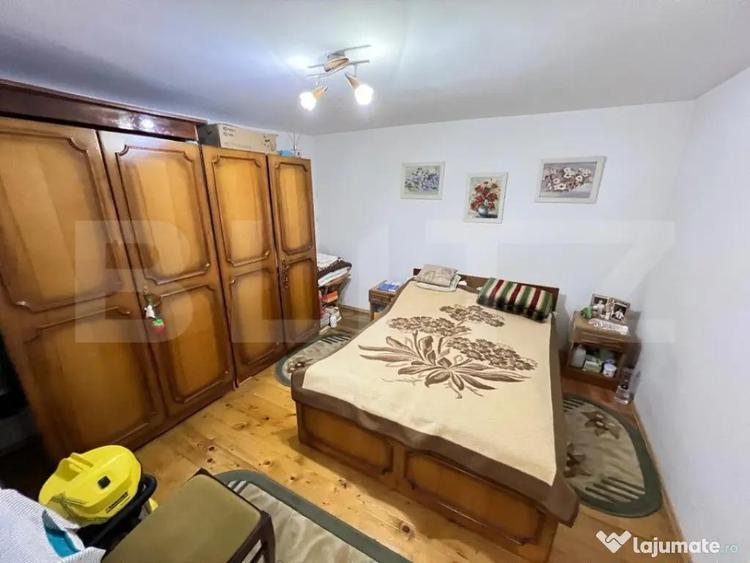 Casă cu 5 camere cu Teren 400 Mp în Valea Rosie