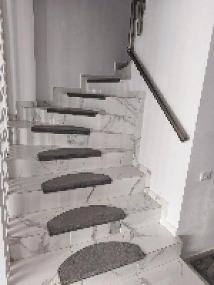 Casă cu 4 camere cu Teren 235 Mp în Central