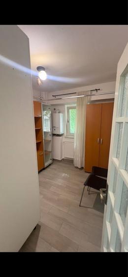 Apartament cu 2 camere decomandat în Rovine