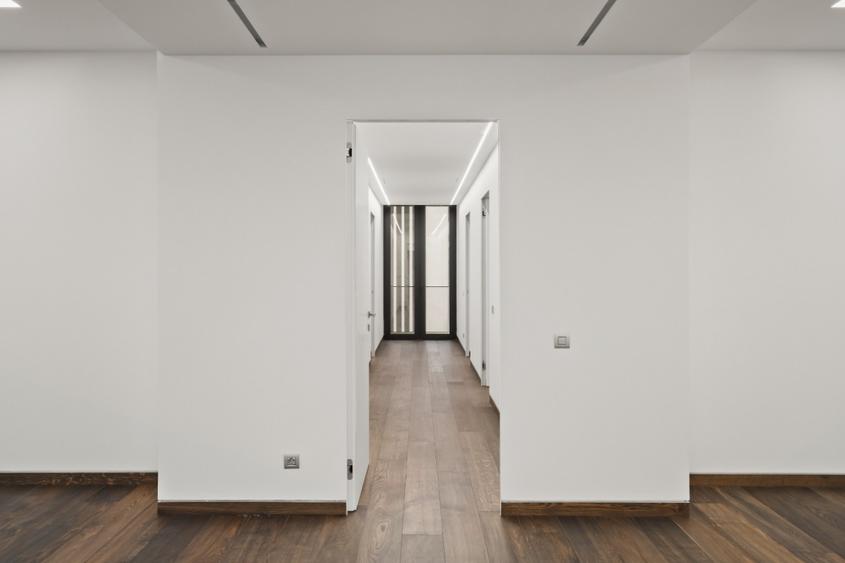 Apartament cu 5 camere decomandat în Arcul de Triumf