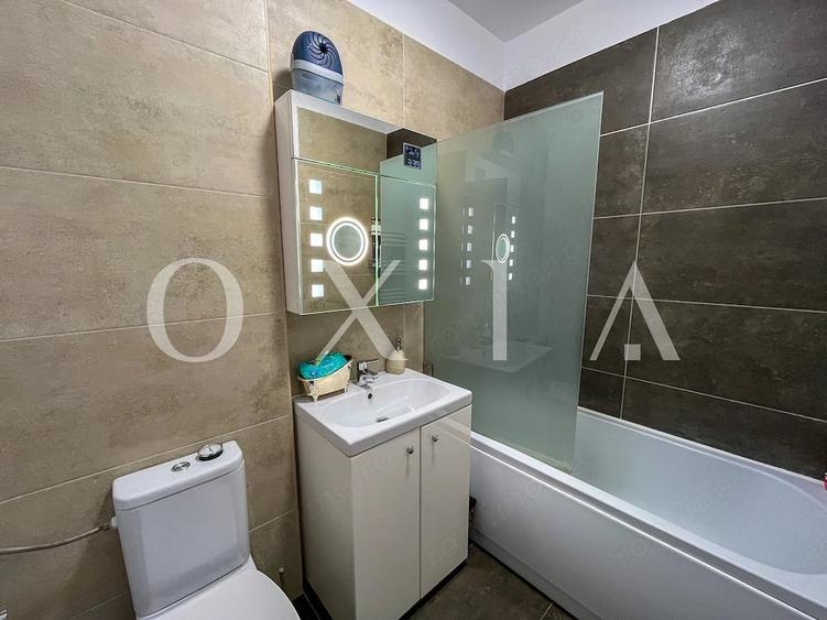 Apartament cu 3 camere semidecomandat în Girocului