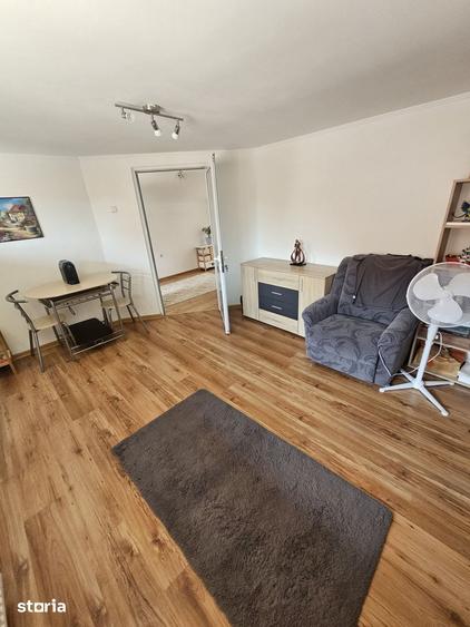 Casă cu 6 camere cu Teren 307 Mp în Goranu