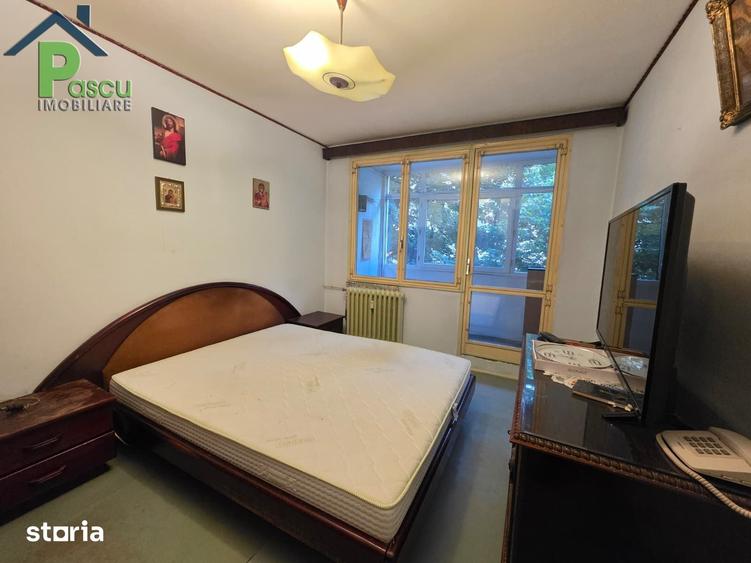 Apartament cu 3 camere semidecomandat în Giurgiului