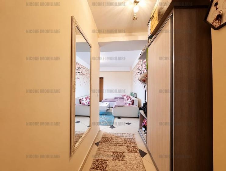 Apartament cu 3 camere nedecomandat în Giroc