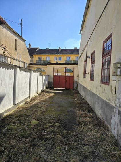 Casă cu 4 camere în Ultracentral