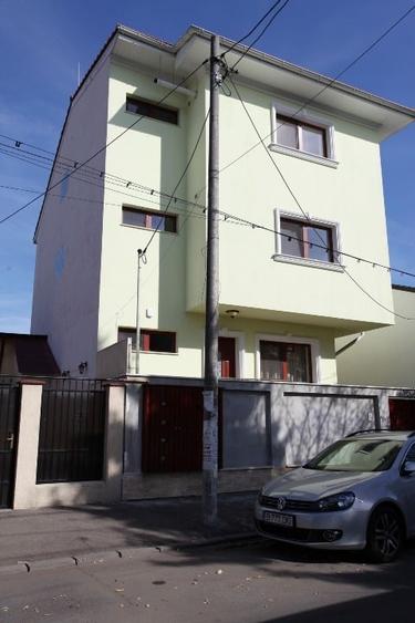 Garsonieră semidecomandată, mobilată în Eroii Revoluției