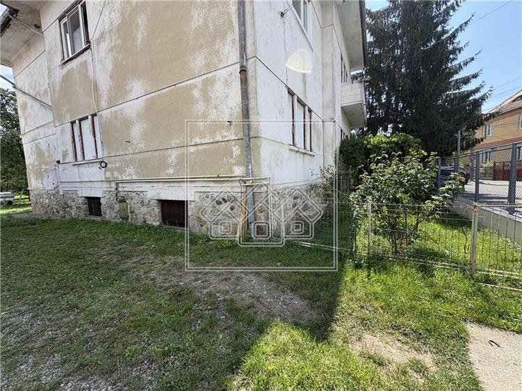 Duplex cu 4 camere cu Canalizare în Calea Dumbrăvii