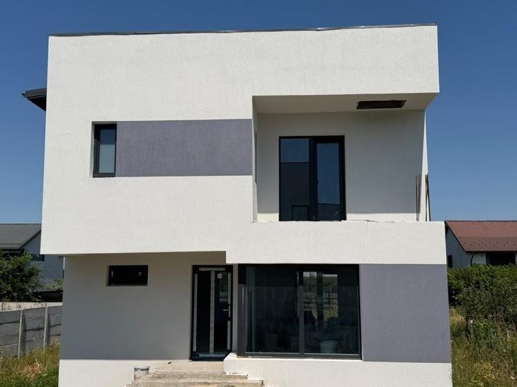 Casă cu 3 camere cu Teren 380 Mp în Berceni