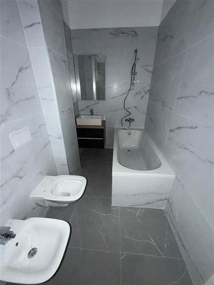 Apartament cu 3 camere decomandat în Nord