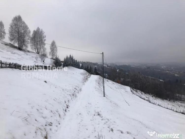 Teren de 725 mp, în Moieciu