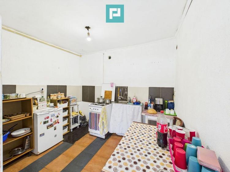 Casă cu 5 camere cu Teren 745 Mp în Vladimirescu