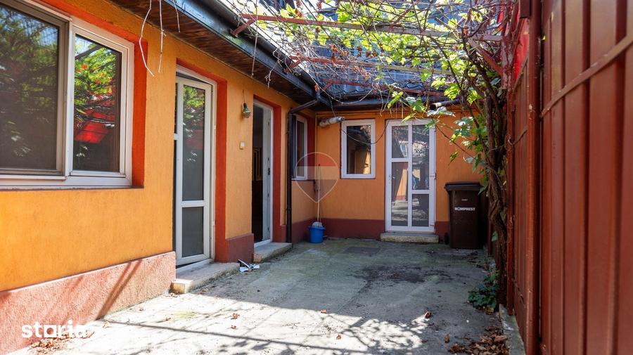 Casă cu 9 camere cu Teren 160 Mp în Chitila