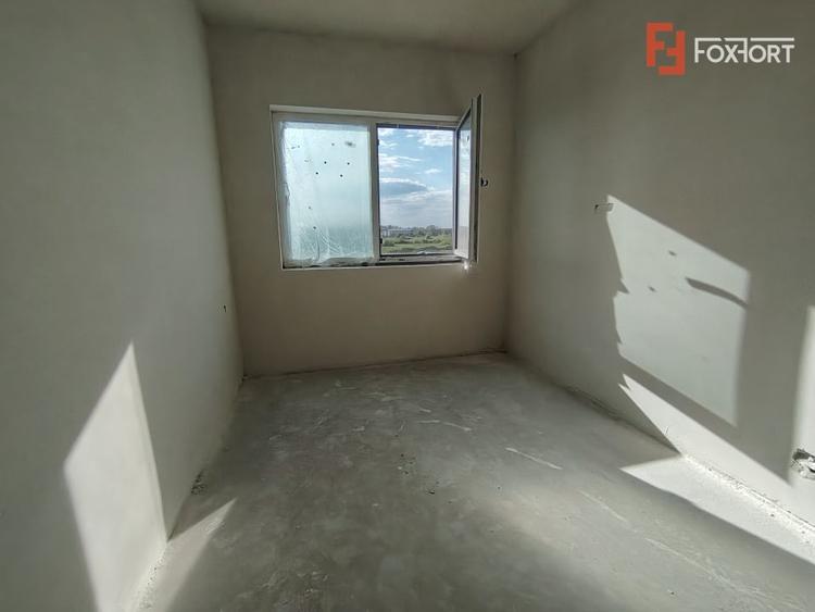 Apartament cu 3 camere decomandat în Giroc