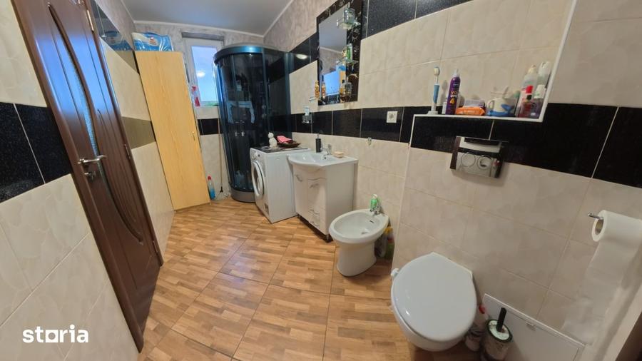 Casă cu 4 camere cu Teren 486 Mp în Central