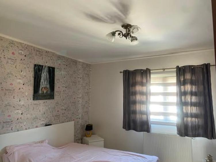 Casă individuală cu 4 camere cu Teren 190 Mp în Central