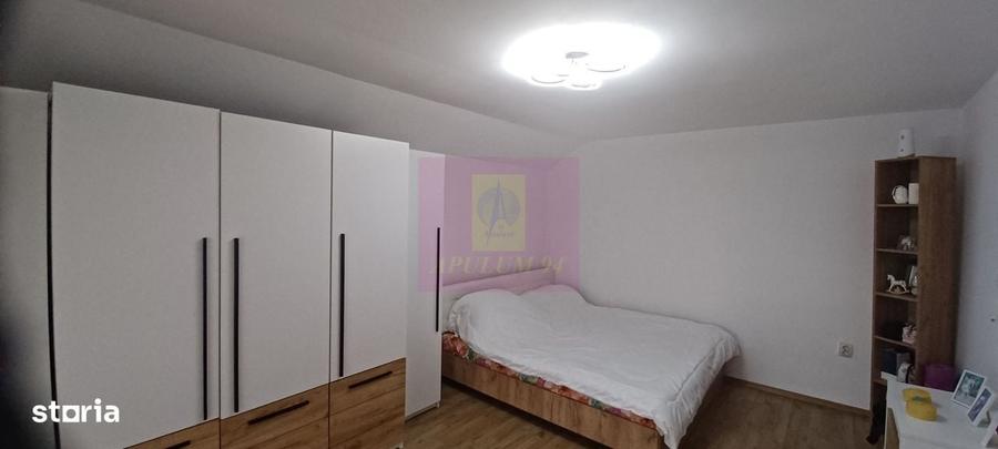 Casă cu 4 camere în Săbăreni