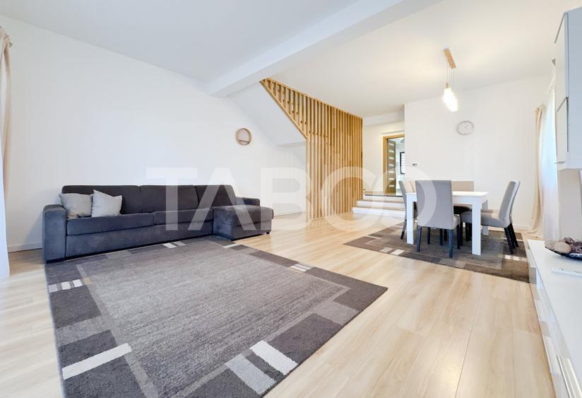 Duplex cu 4 camere cu Canalizare în Europa