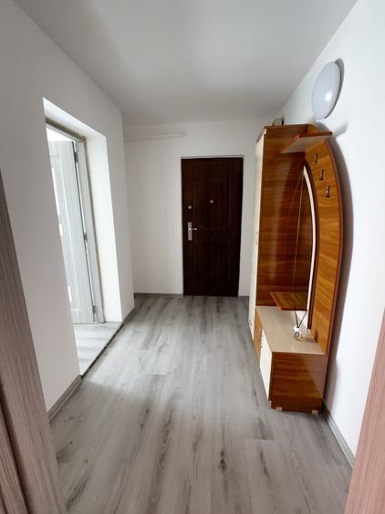 Apartament cu 2 camere semidecomandat în Unirii Sud