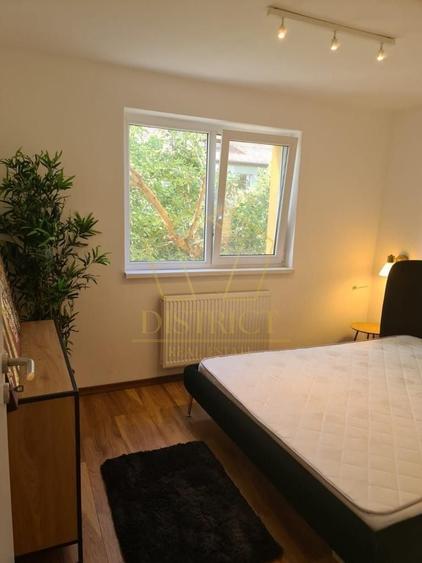Apartament cu 2 camere semidecomandat, mobilat în Complex Studențesc
