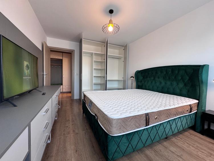 Apartament cu 2 camere decomandat în P-ta Presei Libere