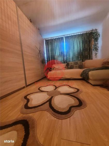 Apartament cu 2 camere decomandat în Poarta 6