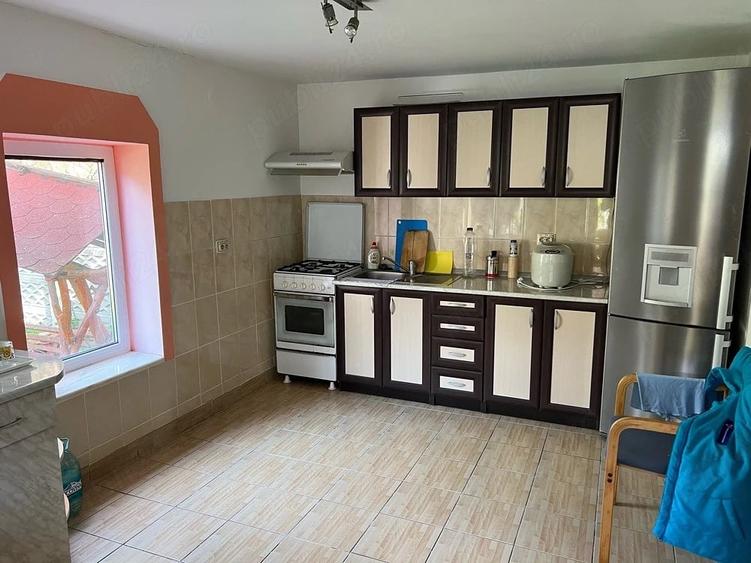 Casă cu 4 camere cu Teren 2329 Mp în Sânpetru