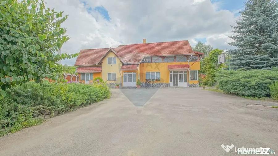 Casă cu 7 camere cu Teren 800 Mp în Purcăreni
